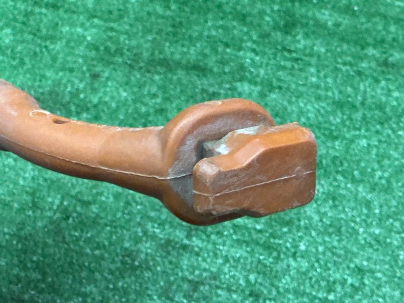 Упор капота Volkswagen Polo