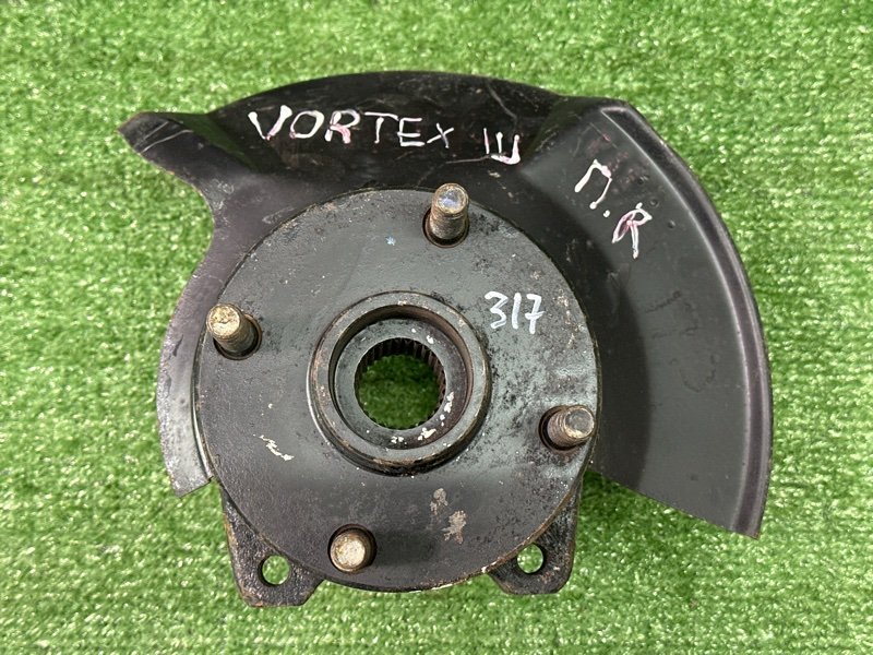 Кулак поворотный Vortex Estina