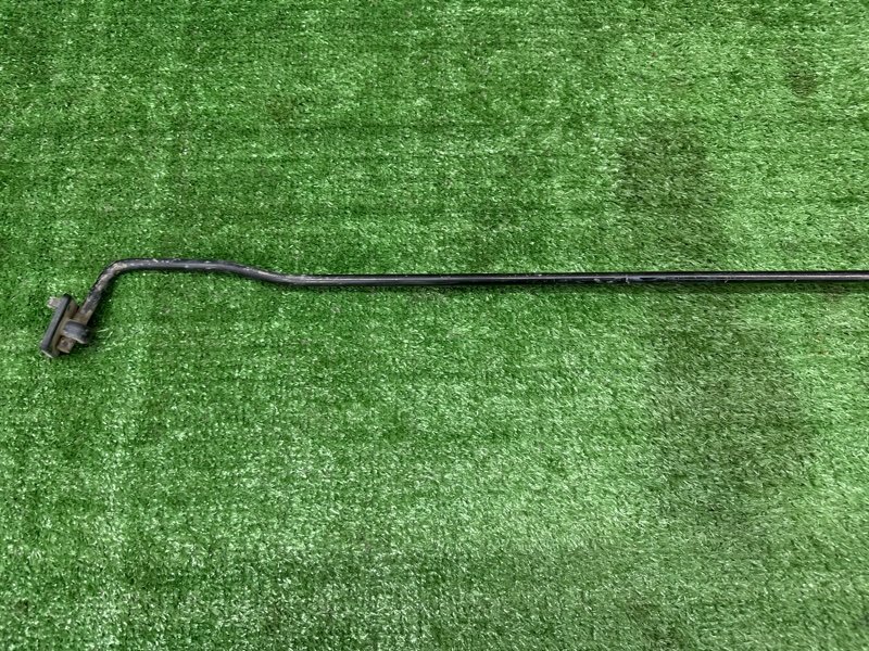 Упор капота Chevrolet Cruze