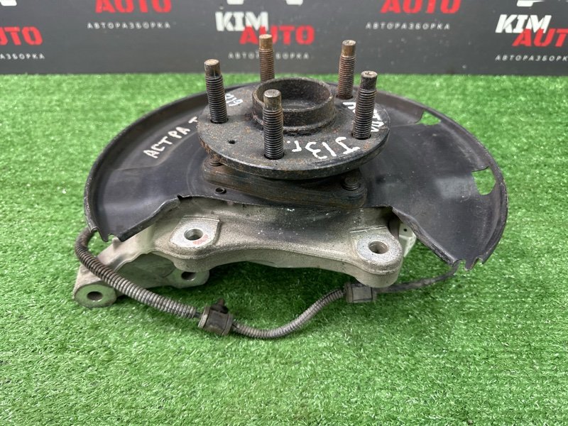 Кулак поворотный Opel Astra J