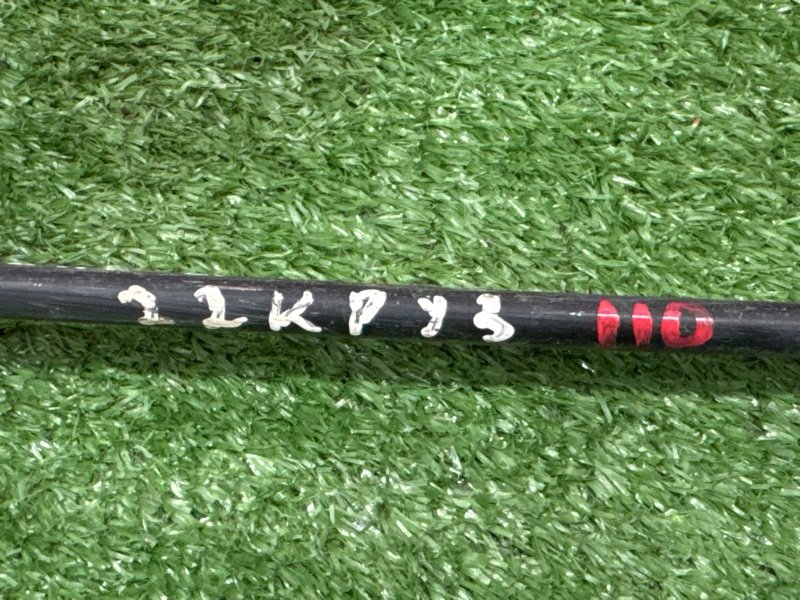 Упор капота Chevrolet Cruze