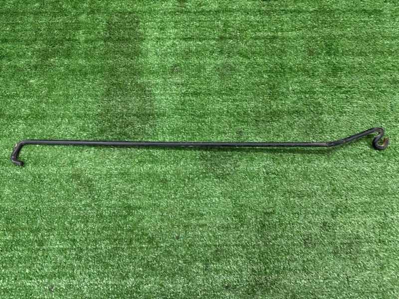 Упор капота Ford Focus 2