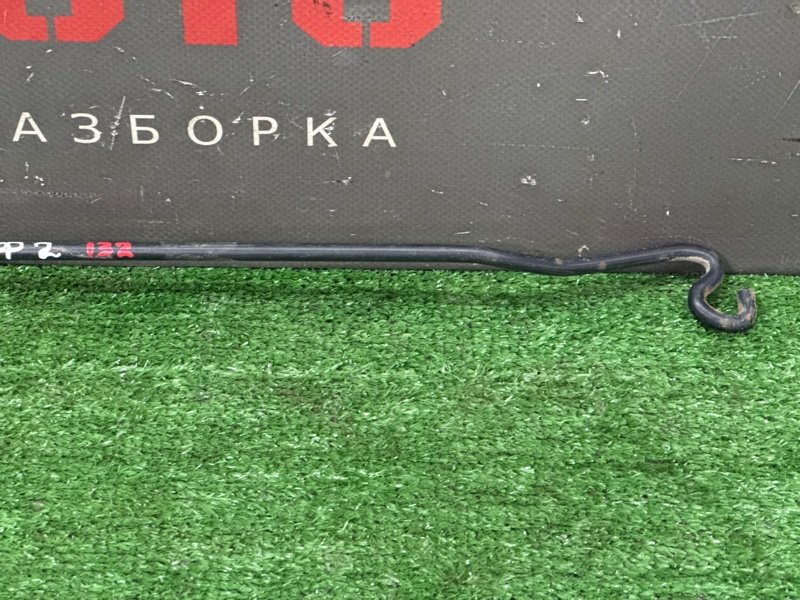 Упор капота Ford Focus 2