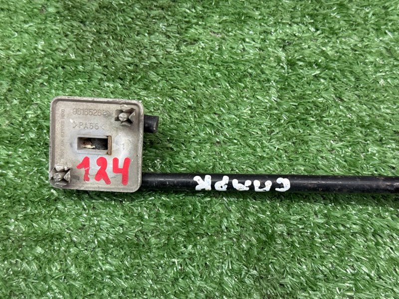 Упор капота Chevrolet Spark M200