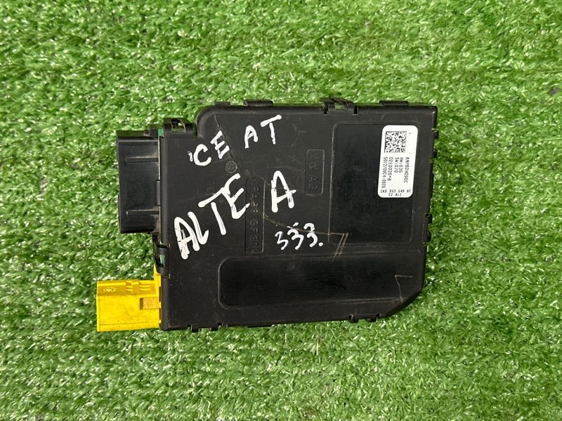 Блок управления подрулевыми переключателями SEAT ALTEA