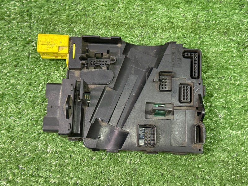 Блок управления подрулевыми переключателями Skoda Octavia A5