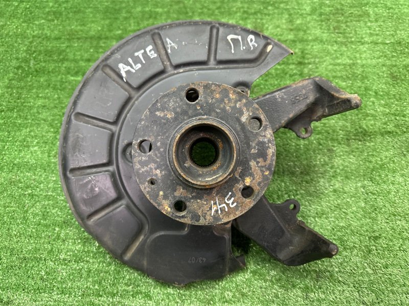 Кулак поворотный SEAT ALTEA