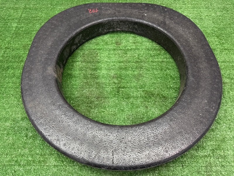 Ниша запасного колеса Ford Focus 2