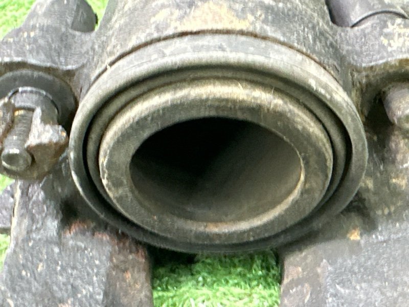 Суппорт тормозной Skoda Octavia A5