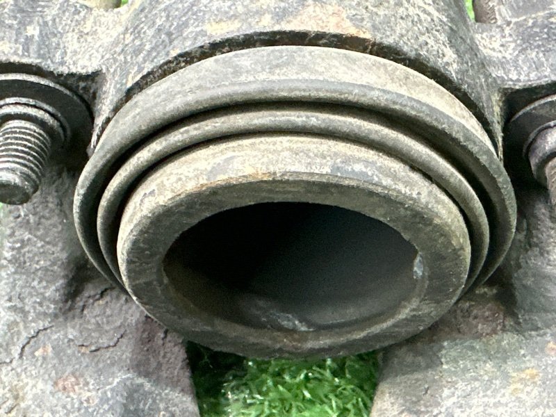 Суппорт тормозной Skoda Octavia A5