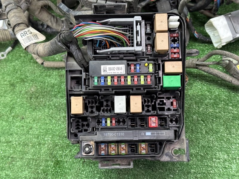 Проводка подкапотная с блоком предохранителей Hyundai i30