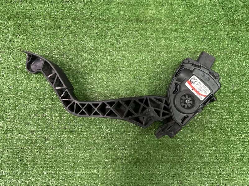 Педаль газа Peugeot 308