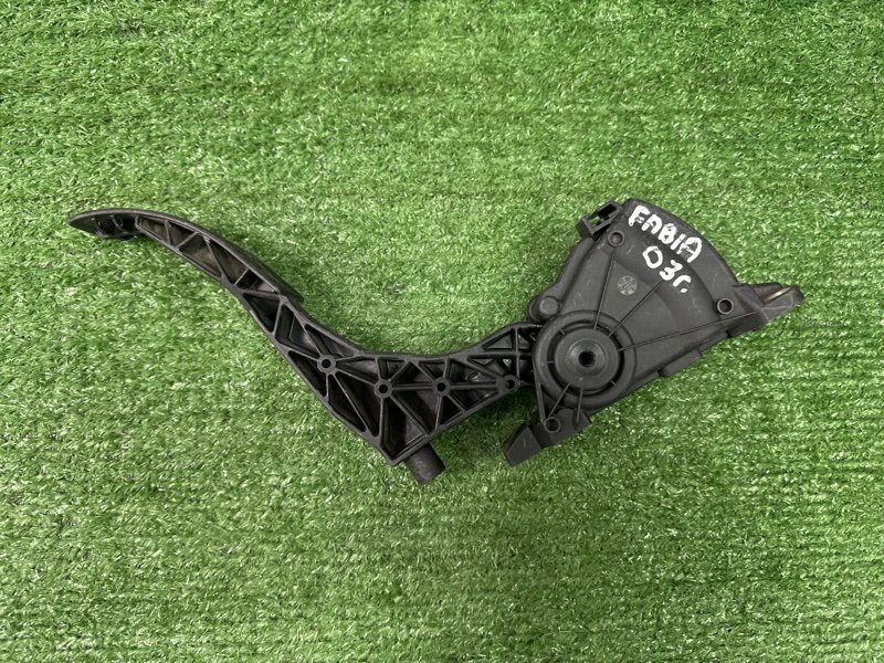 Педаль газа Skoda Fabia 1