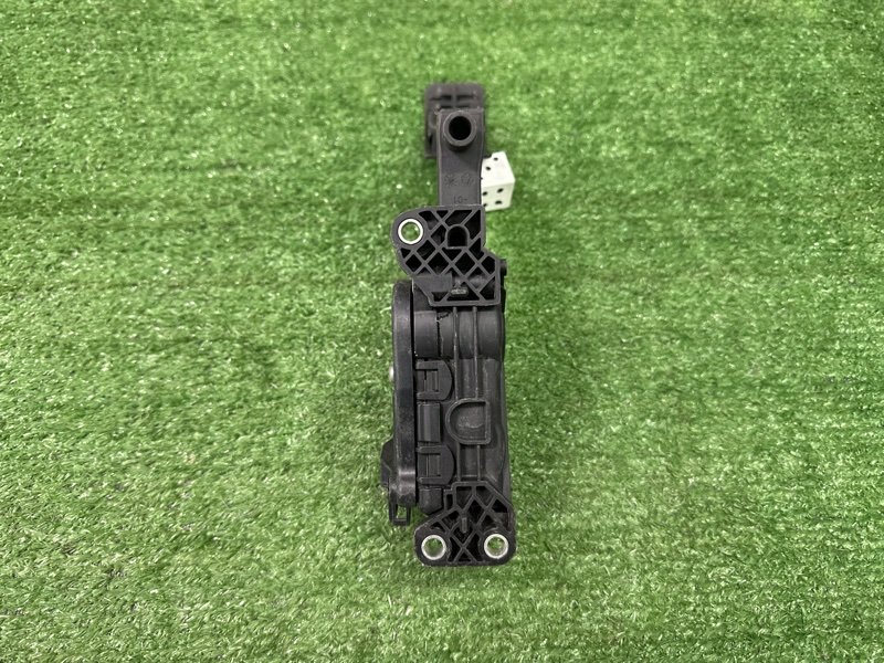 Педаль газа Skoda Fabia 1