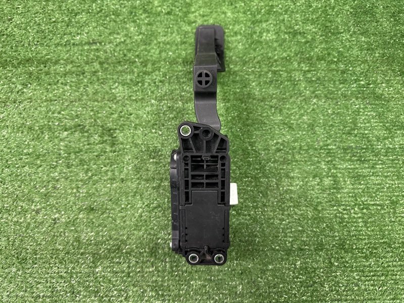 Педаль газа Skoda Fabia 1