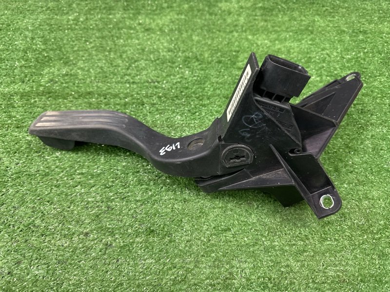 Педаль газа Ford Mondeo 3