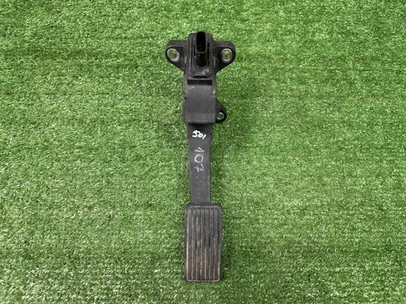 Педаль газа Peugeot 107