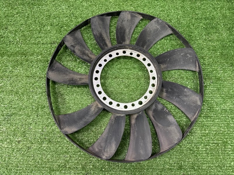 Вентилятор охлаждения радиатора Volkswagen Passat B5