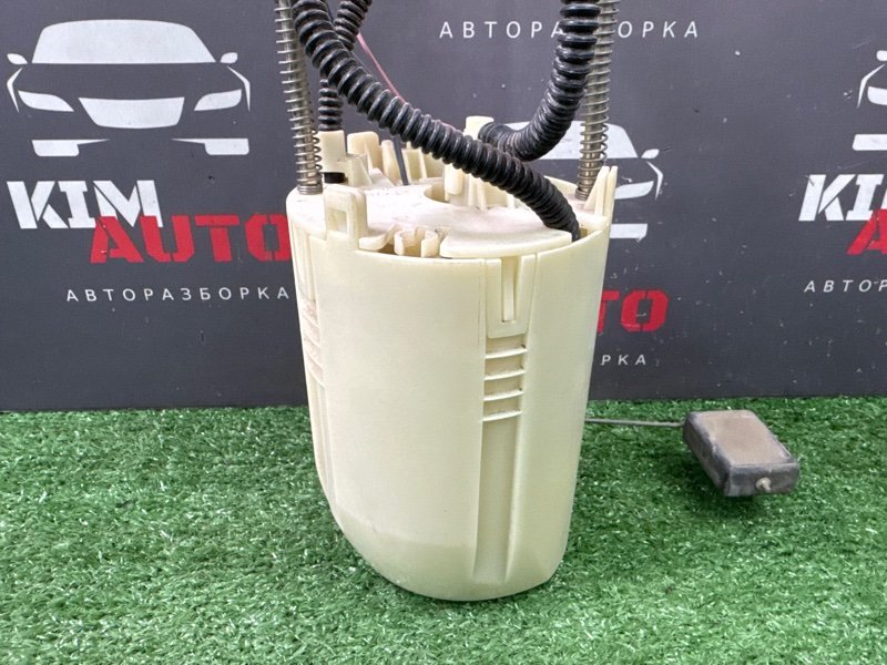 Топливный насос Toyota Land Cruiser 200