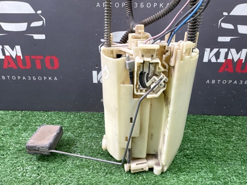 Топливный насос Toyota Land Cruiser 200