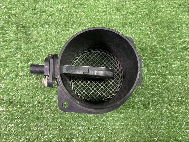 Датчик массового расхода воздуха ДМРВ Skoda Octavia A5