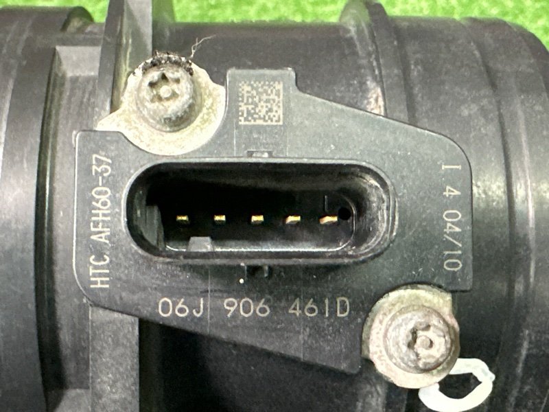 Датчик массового расхода воздуха ДМРВ Skoda Octavia A5