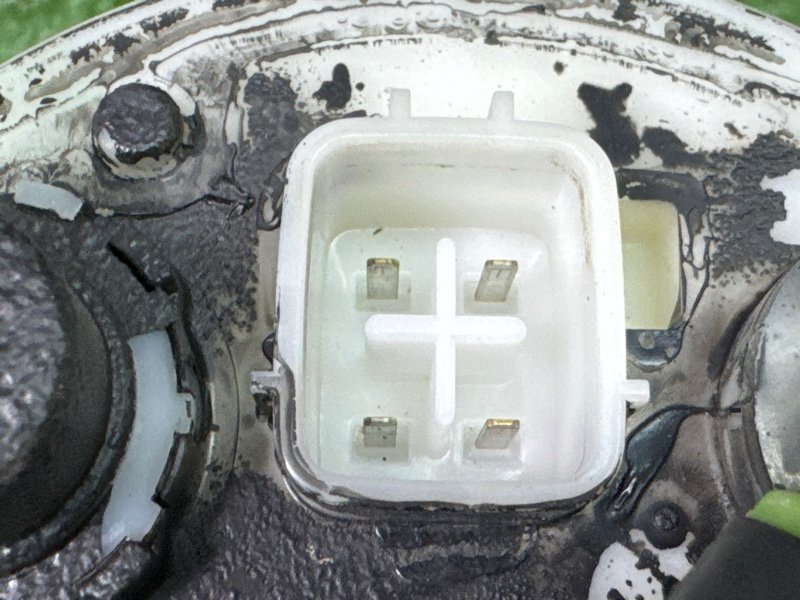 Топливный насос Suzuki Liana