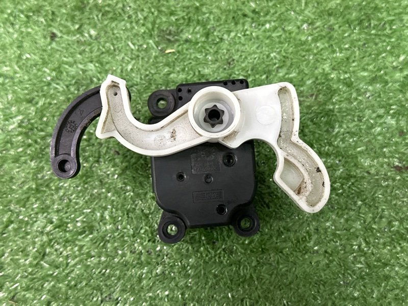 Сервопривод заслонки печки Opel Astra