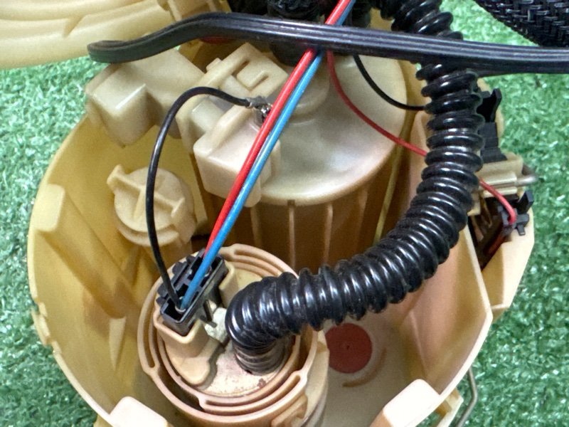 Топливный насос Opel Zafira B