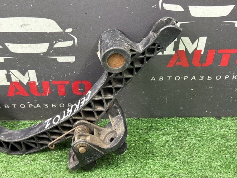 Педаль газа Kia Cerato 1