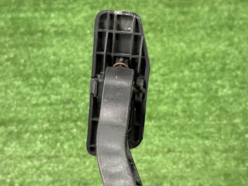 Педаль газа Kia Cerato 1