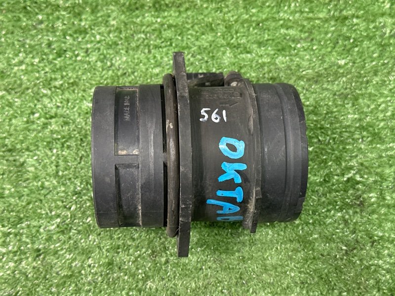 Датчик массового расхода воздуха ДМРВ Skoda Octavia A5