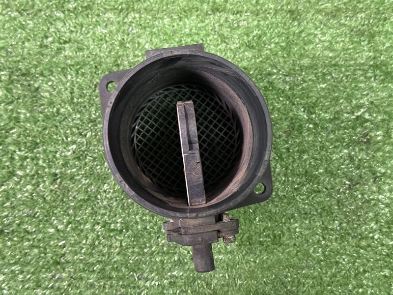 Датчик массового расхода воздуха ДМРВ Skoda Octavia A5