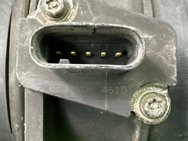 Датчик массового расхода воздуха ДМРВ Skoda Octavia A5