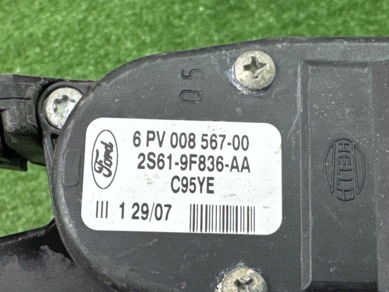 Педаль газа Ford Fusion