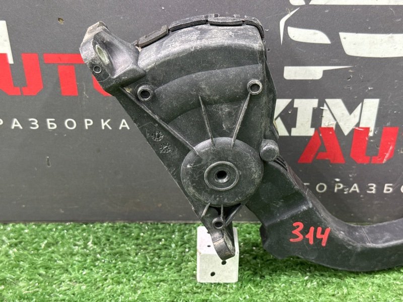 Педаль газа Ford Focus 2