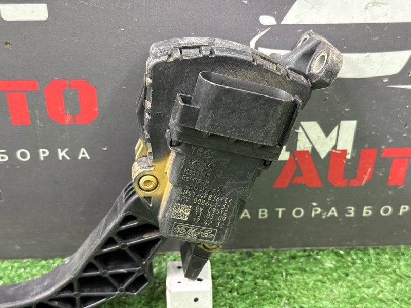 Педаль газа Ford Focus 2