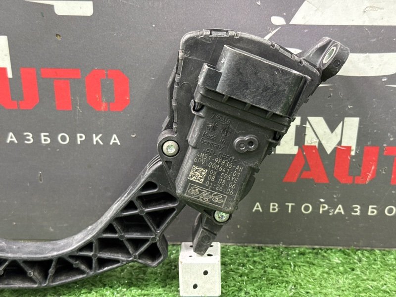 Педаль газа Ford Focus 2