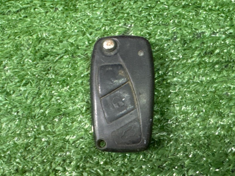 Личинка замка двери с ключом Fiat Panda