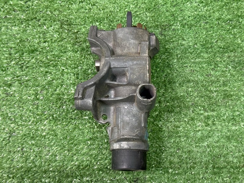 Замок зажигания с ключом Volkswagen Passat B5