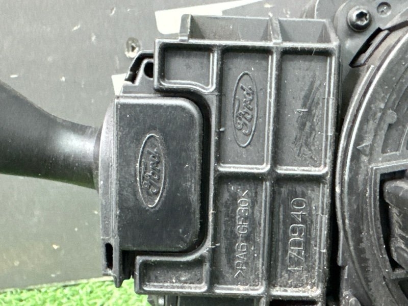 Блок подрулевых переключателей (гитара) Ford Focus 2