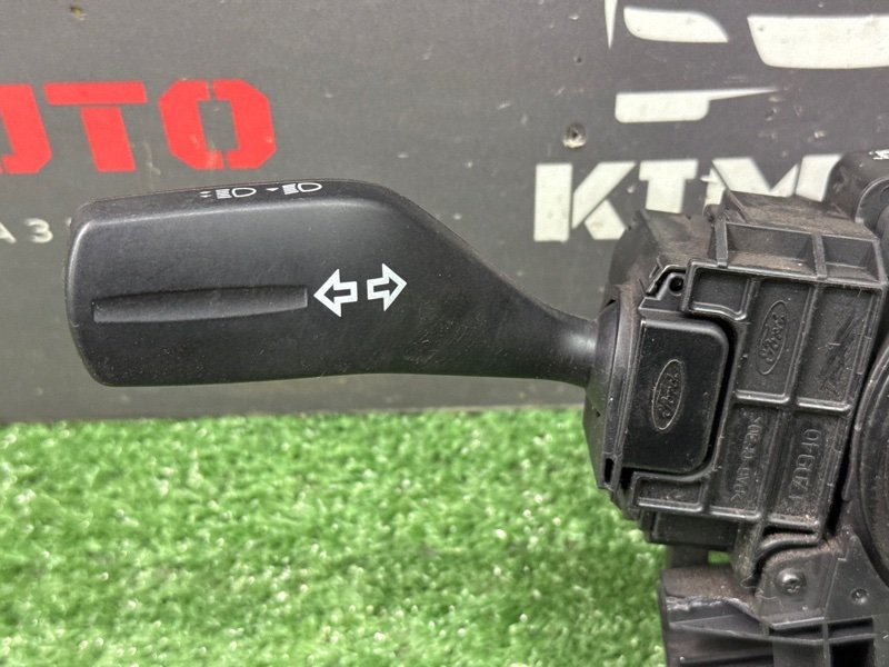 Блок подрулевых переключателей (гитара) Ford Focus 2