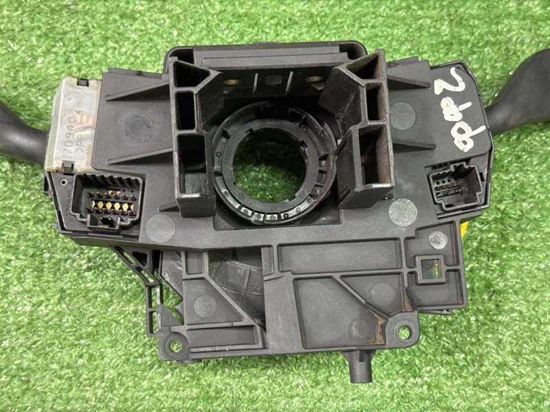 Блок подрулевых переключателей (гитара) Ford Focus 2 HB