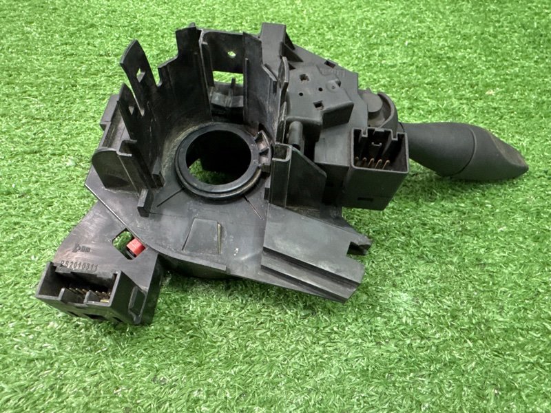 Блок подрулевых переключателей (гитара) Ford Fiesta