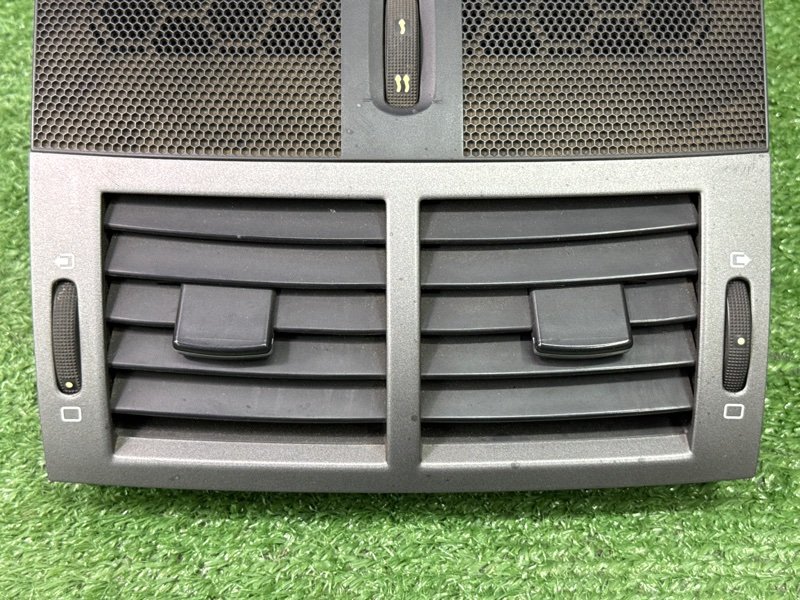 Дефлектор отопителя центральный Peugeot 407