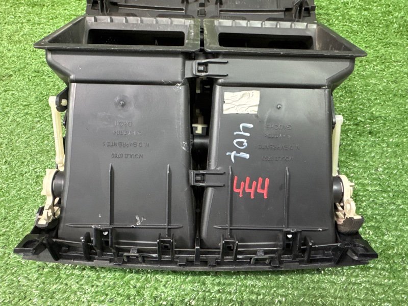 Дефлектор отопителя центральный Peugeot 407