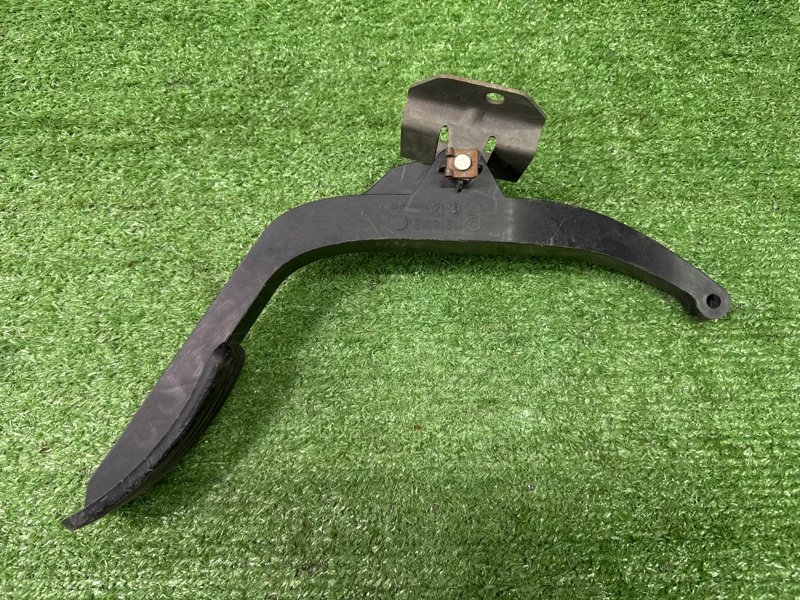 Педаль газа Renault Logan