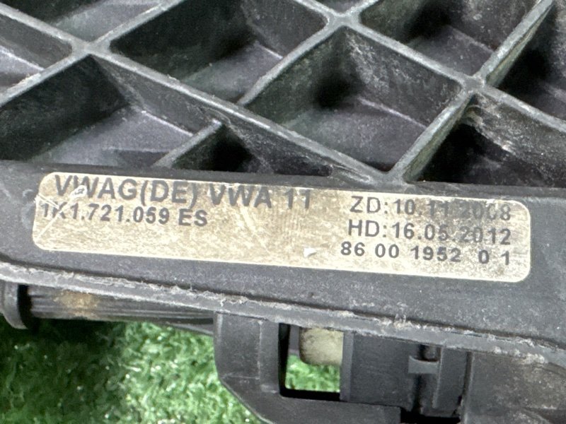 Педаль сцепления Skoda Octavia A5