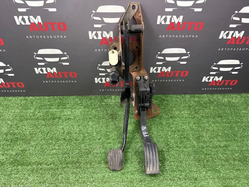 Педаль газа Ford Focus 2