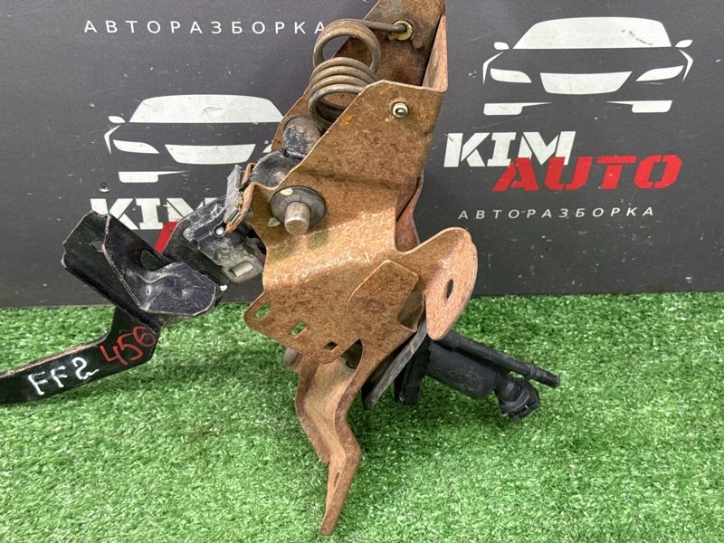 Педаль сцепления Ford Focus 2